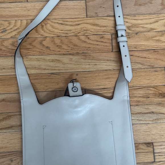 👜 Elena Ghisellini White Leather Crossbody Bag – Braided Trim, Adjustable Strap - Picture 2 of 3